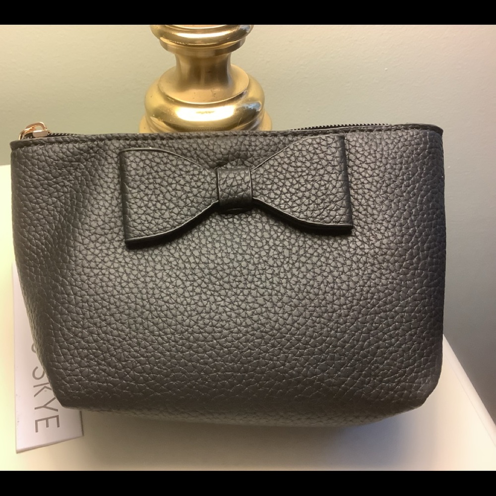 NWT! Malibu Skye pebbled pouch